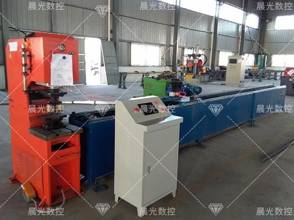 如何使用数控送料机